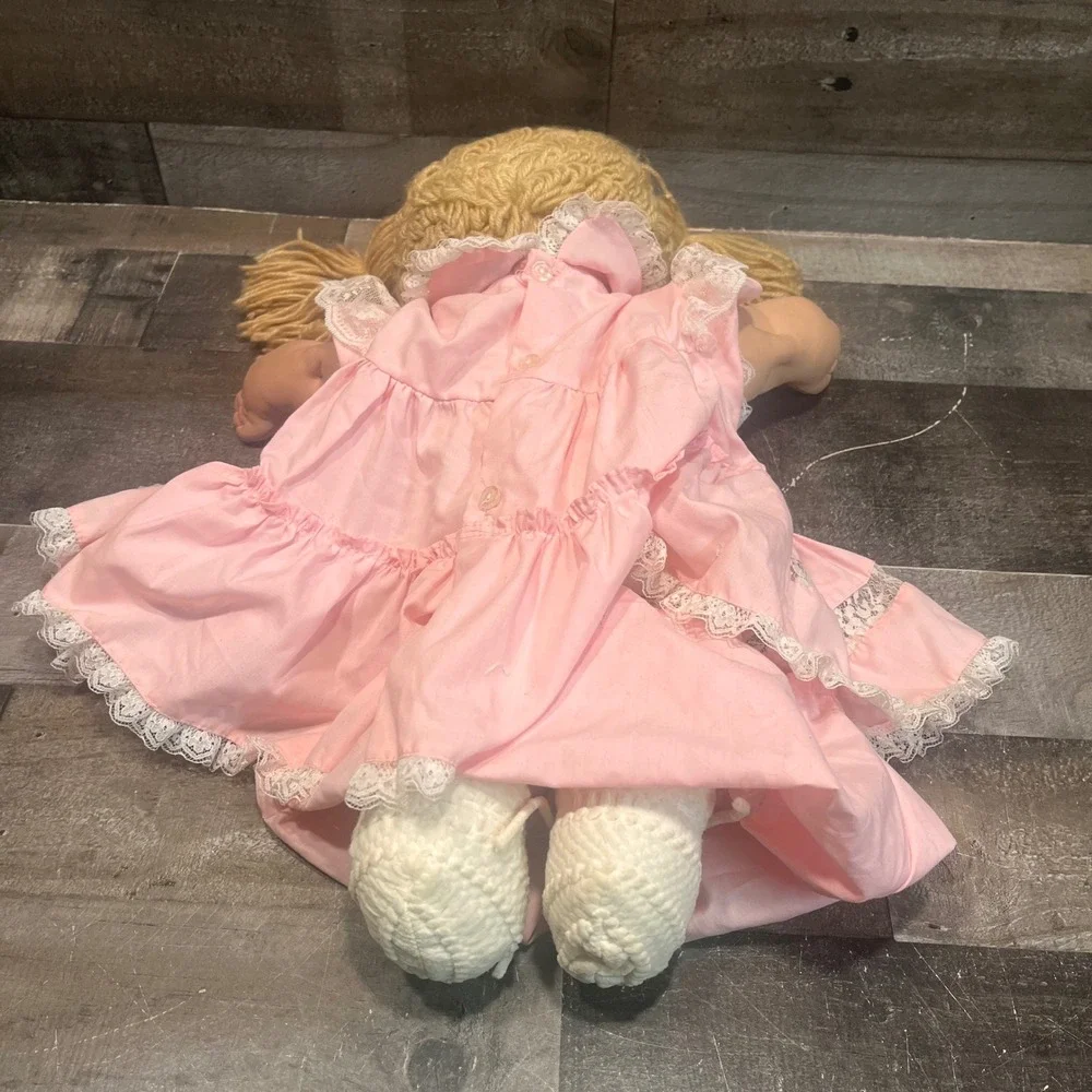 Vintage 1985 Cabbage Patch Kids Doll Blonde Yarn Hair Green Eyes Pink Lace Dress